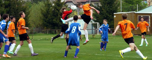 FK Jaroměř SŽ - FC Vrchlabí 1.5.2014, foto: Václav Mlejnek